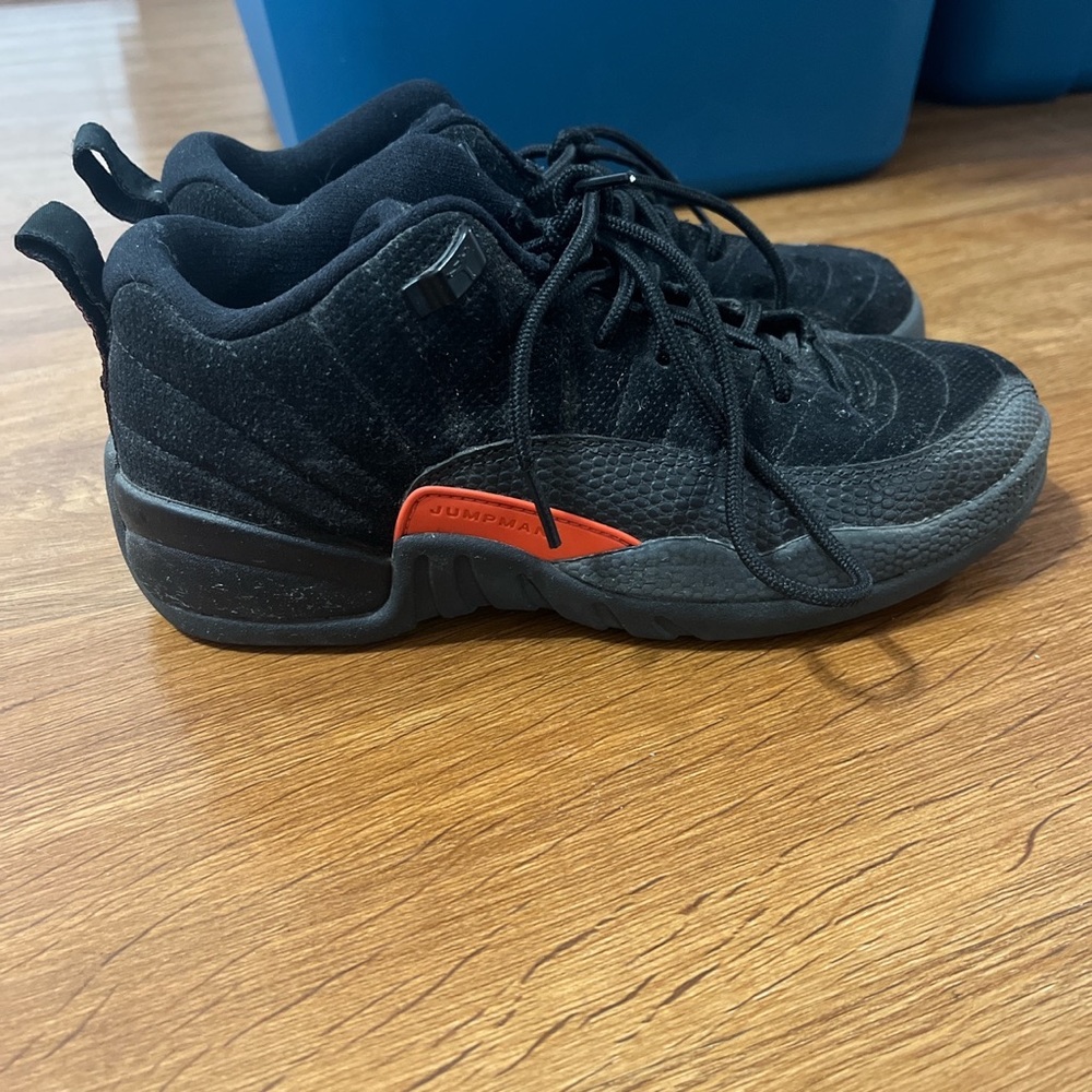 JORDAN 12 LOW BG MAX ORANGE SIZE 5y